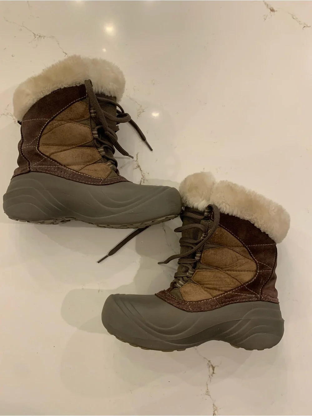 Columbia Snow Boots Sierra Winter Brown Waterproof Women’s size 6